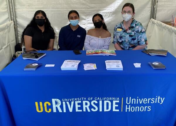 Honors Ambassadors Tabling @ Highlander Day